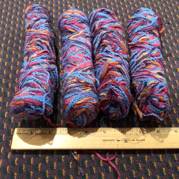 4. skeins 2 ply multicolored variegated thick and thin yarn - Picture 6 of 12